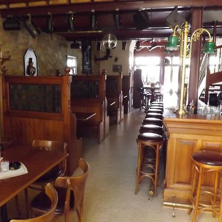 Hotel "Zur Sonne" 퀴르퍼트 외부 사진