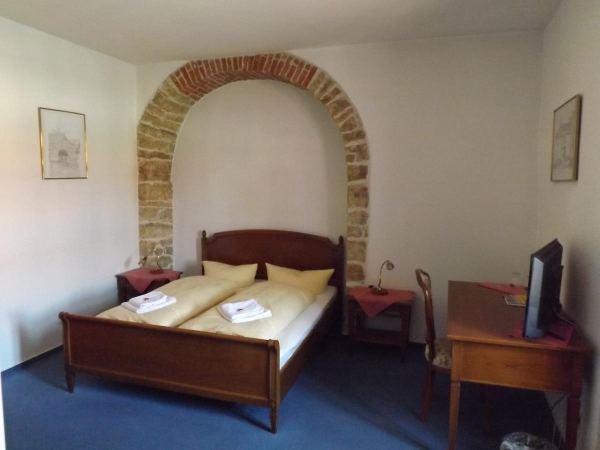 Hotel "Zur Sonne" 퀴르퍼트 외부 사진